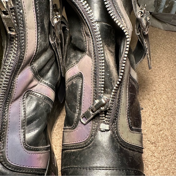 Dolls Kill rainbow reflective & light up platform boots, broken zipper, size 11 - Picture 5 of 6
